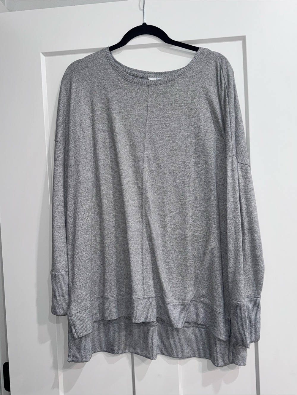 Time and Tru Light Gray Relaxed Knit Pullover Sweater